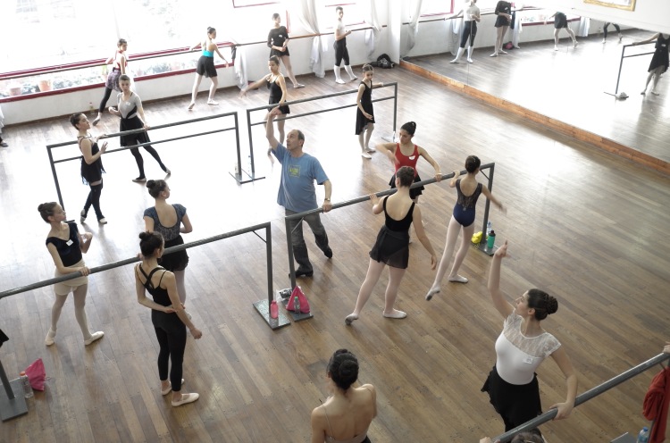 Master Class de Mario Galizzi en Ballet Estudio (Buenos Aires), con becas para el Retiro de Danza Clásica en El Castillo